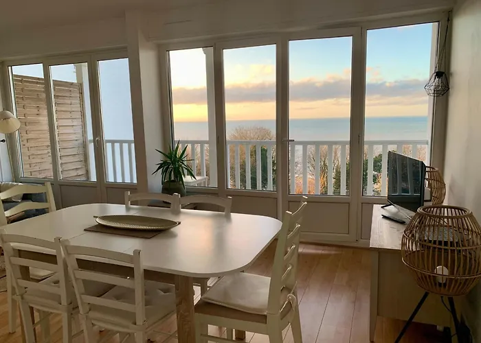 Vacances A Trouville En Famille Vue Mer