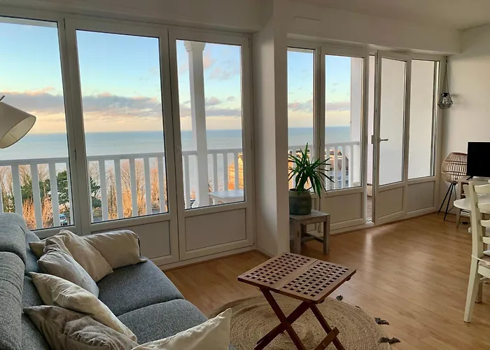 Vacances A Trouville En Famille Vue Mer